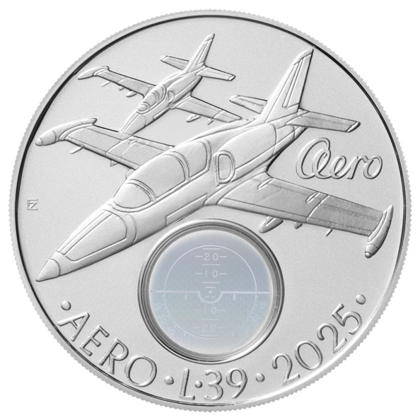 500 Kč Aero L-39 Albatros, rub - standard 2025, foceno na tmavém pozadí